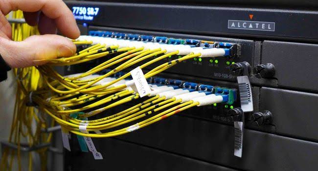 ربط أكثر من 3500 مؤسسة تربوية بشبكة الألياف البصرية ذات التدفق العالي بالأنترنات
