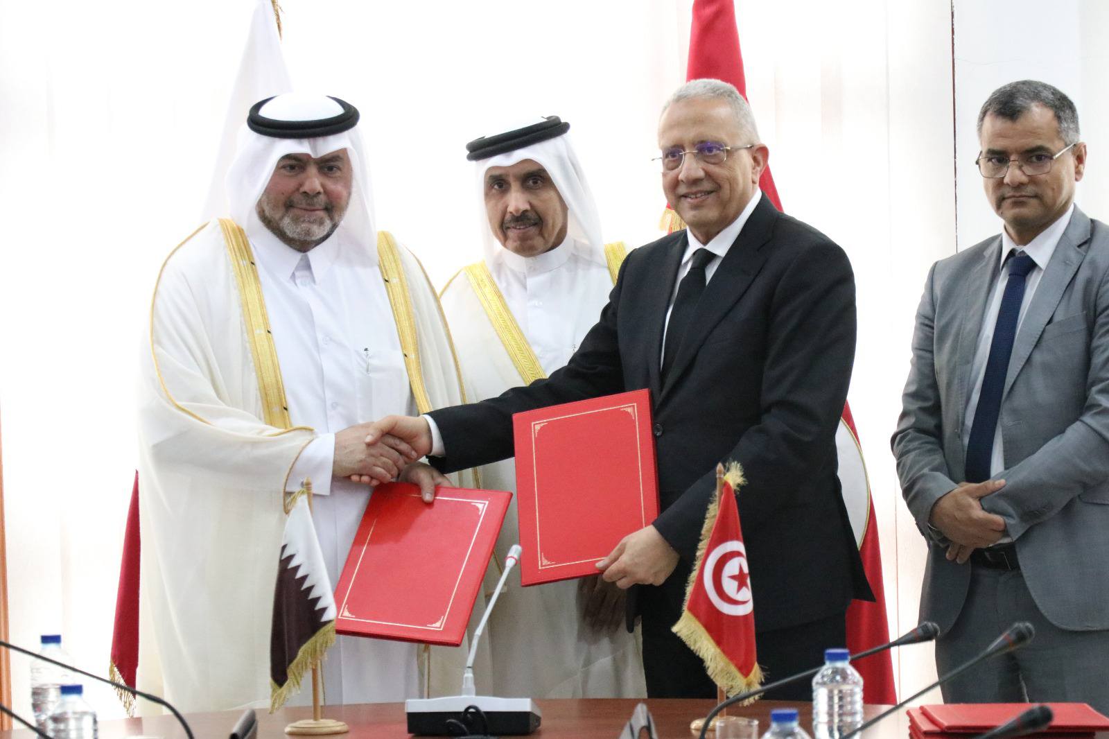 توقيع اتفاقية شراكة بين وزارة الصحة وجمعية قطر الخيرية لتعزيز الخدمات الصحية بالمناطق الداخلية