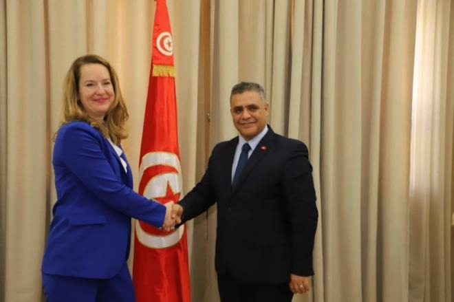وزير الداخلية يلتقي المديرة العامة للمنظمة الدّوليّة للهجرة