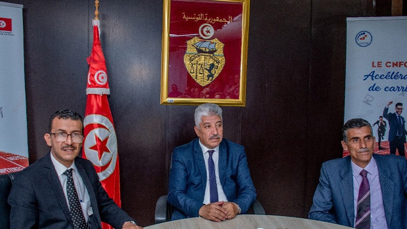 وزير التشغيل والتكوين المهني يدعو الى ترويج تجربة تونس في مجال التكوين المستمر دوليا