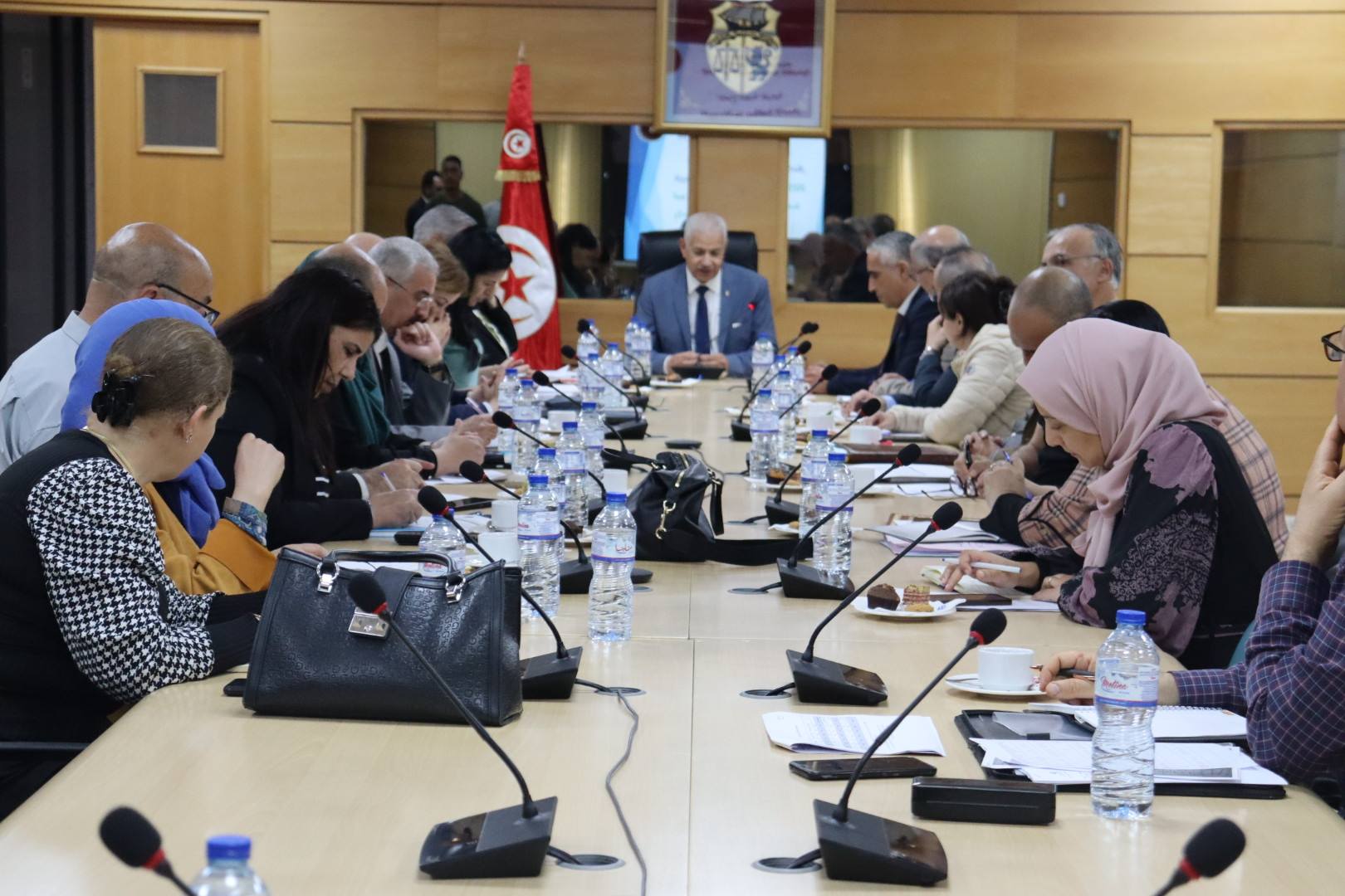 وزير التجارة  يشرف على اجتماع اللجنة الفرعية للتزويد والأسعار ومقاومة الاحتكار