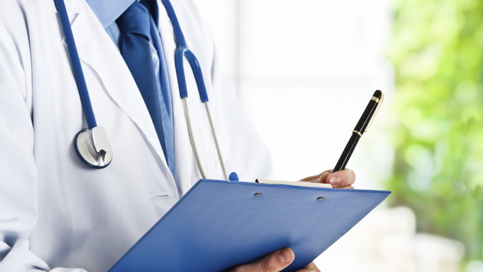  القصرين: أكثر من 700 تلميذ بالمدرسة الإبتدائية النور بمعتمدية العيون ينتفعون  بعيادات مجانية ضمن قافلة طبية في اختصاص طب الأسنان 