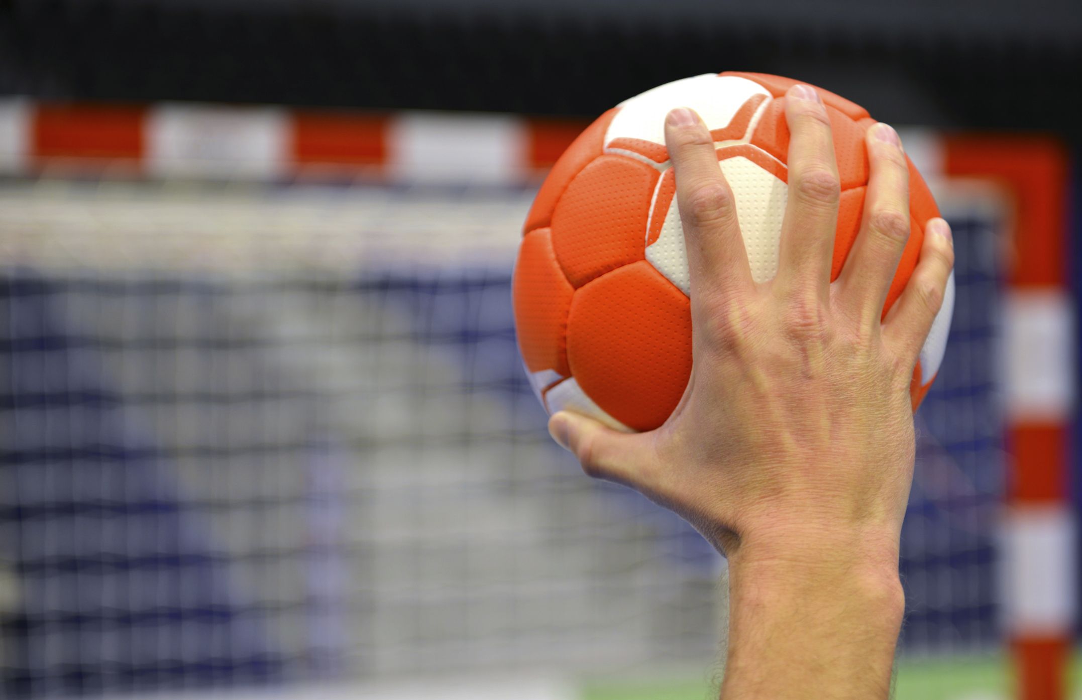 كأس العرب للمنتخبات لكرة اليد: المنتخب التونسي يفوز على نظيره الإماراتي 32-30