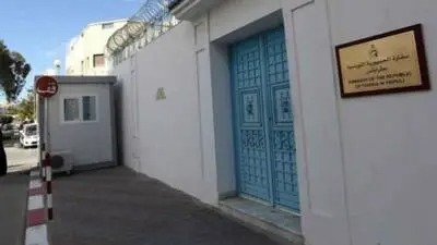 السفارة التونسية بطرابلس تدعو أفراد الجالية لتوخي أقصى درجات الحذر