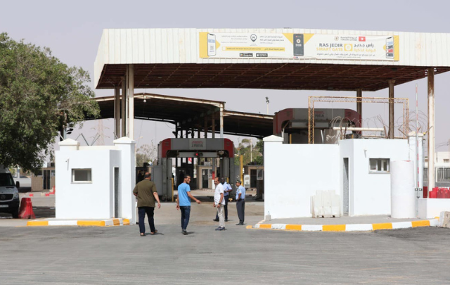 على خلفية الأحداث في طرابلس: غلق معبر رأس جدير من الجانب الليبي