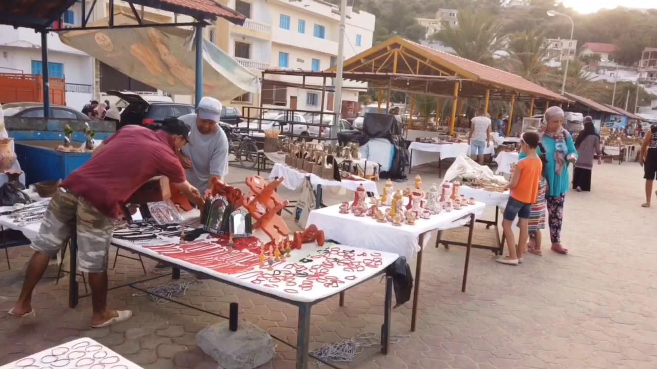 طبرقة: دعوة أصحاب المحلات التجارية والسياحية والصناعية إلى تجديد تراخيص استغلال الرصيف 