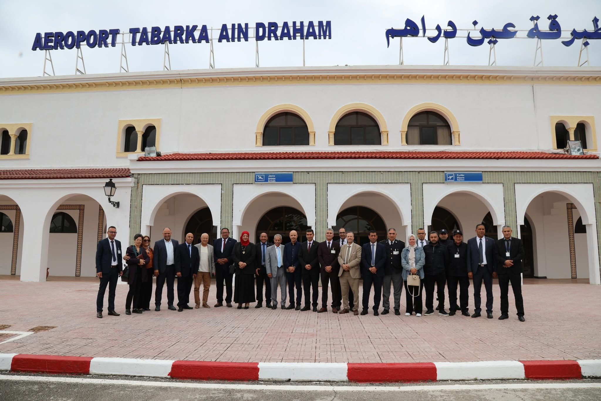 وفد من مجلس النواب يؤدّي زيارة إلى مطار طبرقة الدولي والى المعابر الحدودية البرية بولايتي جندوبة والكاف.