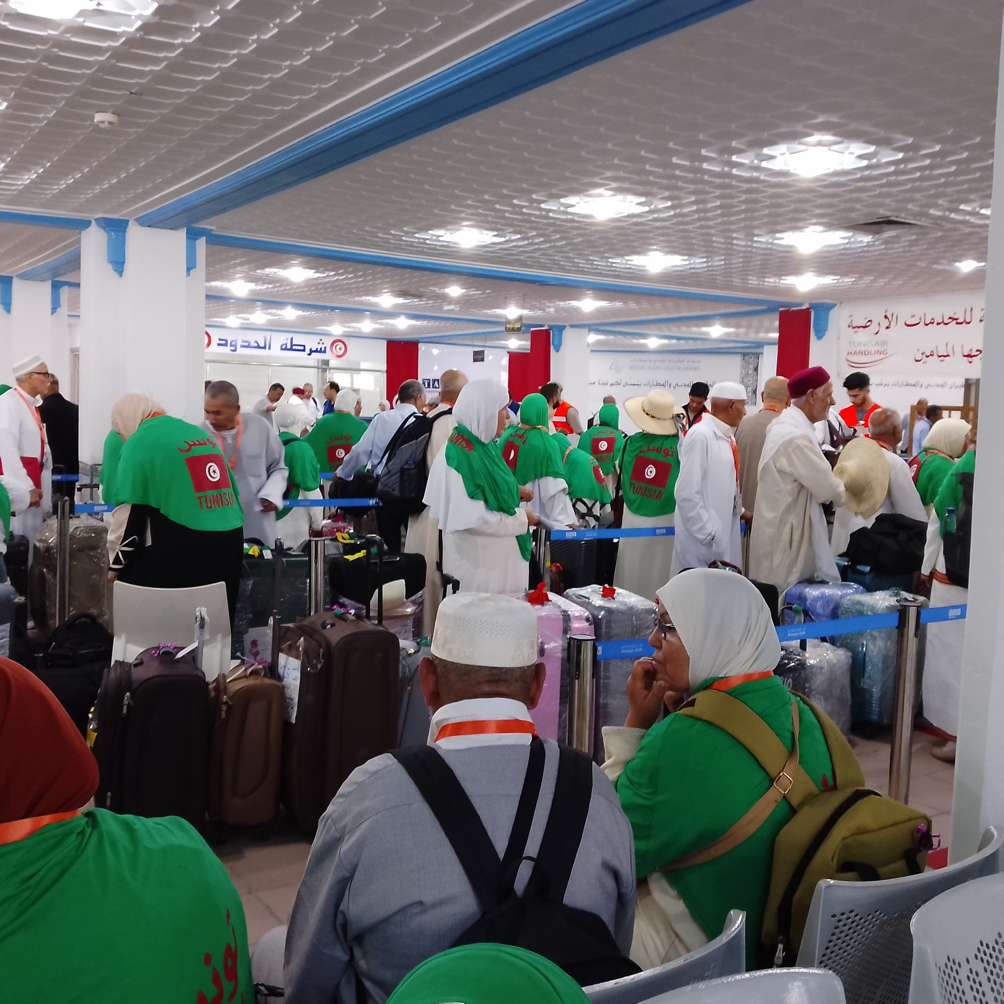 261 حاجة و حاجا من المهدية في اولى رحلات الحج من مطار المنستير 