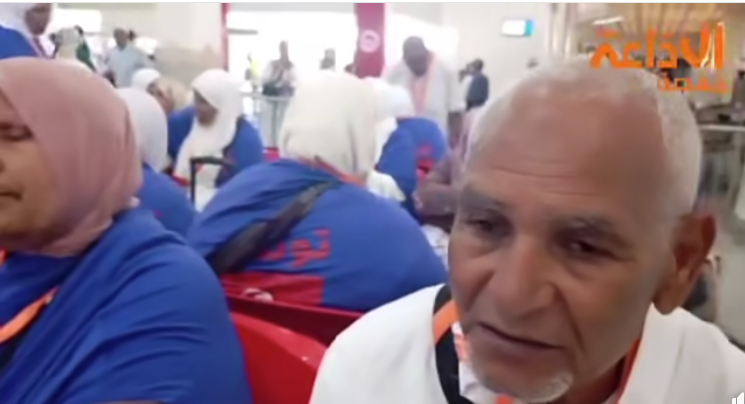 إذاعة قفصة تواكب من مطار توزر   نفطة الدولي رحلة الحجيج في اتجاه البقاع المقدسة
