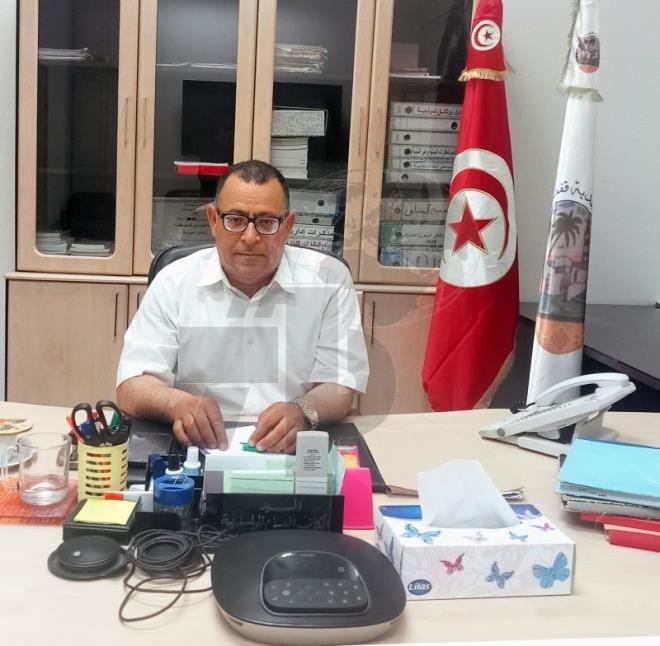 قفصة : تواصل حملة لمداوة نقاط تكاثر الحشرات والبعوض بقفصة المدينة