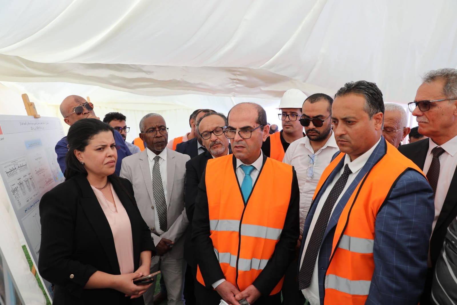 وزير التجهيز يعاين تقدم اشغال مشروع تهيئة المدخل الشمالي الجنوبي لمدينة صفاقس 