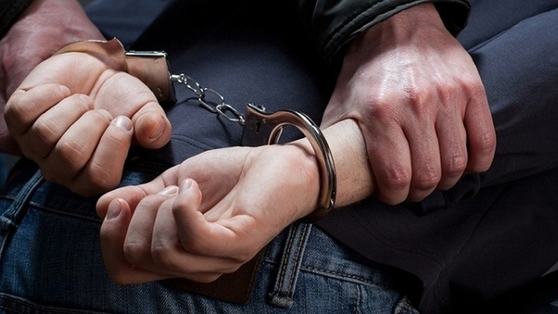 جندوبة: الاحتفاظ بشخص وإحالة 3 آخرين بحالة تقديم من أجل تحوّز أجهزة الكترونية معدة للغش في الامتحانات