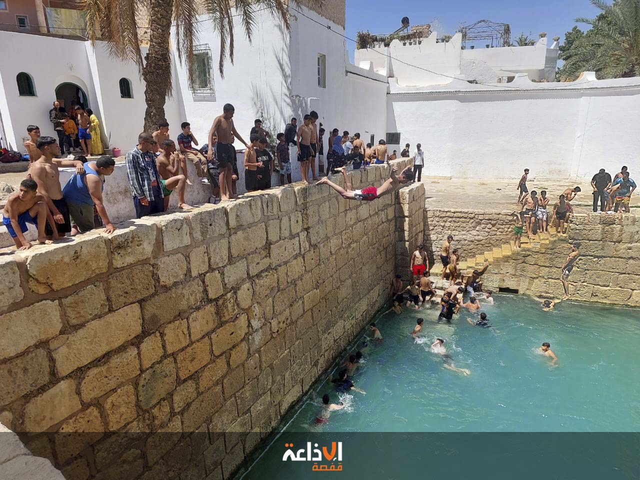  المكتب الجهوي للثقافة والرياضة والعمل بقفصة ينظم عروضا فرجوية وتثقيفية ومسابقات في القفز والسباحة بالاحواض الرومانية 