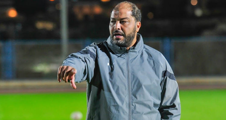 التونسي معين الشعباني يقود نهضة بركان المغربي إلى التتويج بكأس الكونفدرالية الإفريقية لكرة القدم