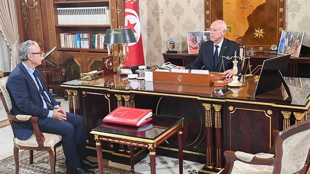 رئيس الدولة يؤكد لدى استقباله وزير الشؤون الاجتماعية إيفاء العمال حقوقهم كاملة سواء في القطاع العام او في القطاع الخاص