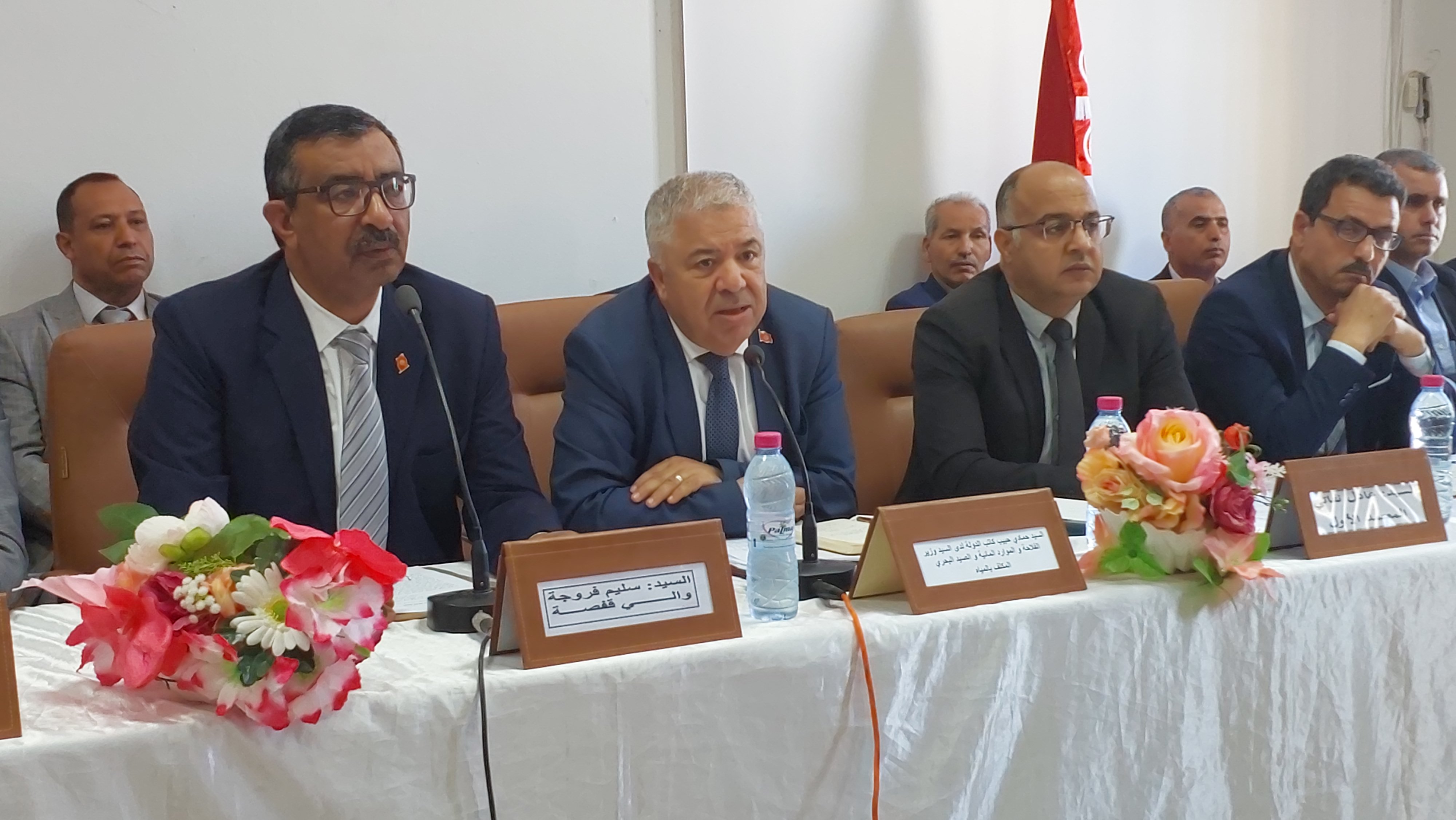 قفصة : المجلس الجهوي للمياه ينظر في سبل تجاوز عدد من الاشكاليات ببنها استنزاف المائدة المائية والربط العشوائي وجدولة ديون المجامع المائية