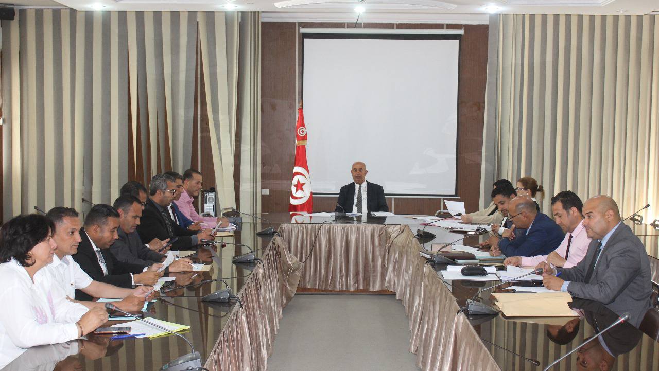سليانة : ضبط برنامج تدخل لتزويد المناطق المعطشة بمختلف معتمديات الولاية خلال صائفة 2025 .