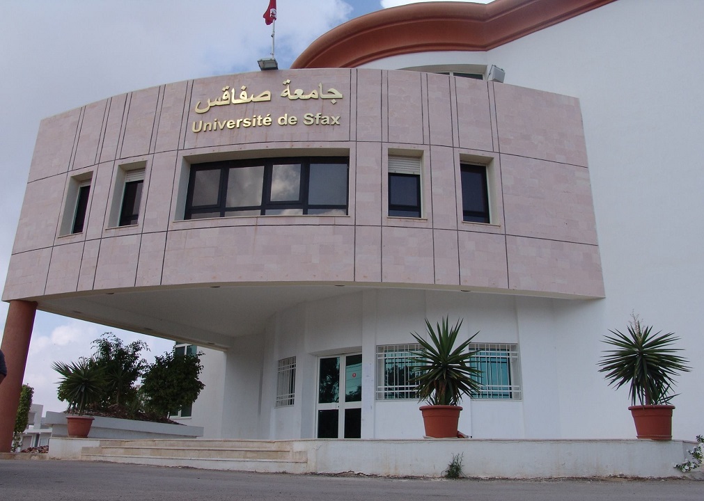  مدينة صفاقس تحتضن اشغال الملتقى الحضوري السادس للجامعات الحدودية التونسية والجزائرية 5+5، بعنوان :"دراسات الدكتوراه الواقع والآفاق"