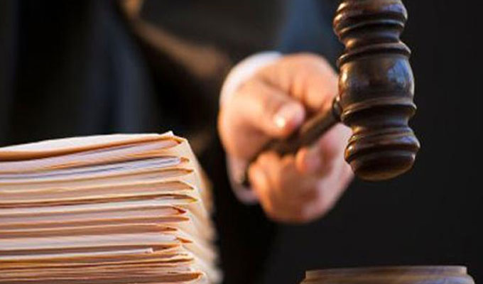 مصدر قضائي : حكم ابتدائي بـ 8 سنوات سجنا ضد ثمانية متهمين في قضية "الغرفة السوداء"