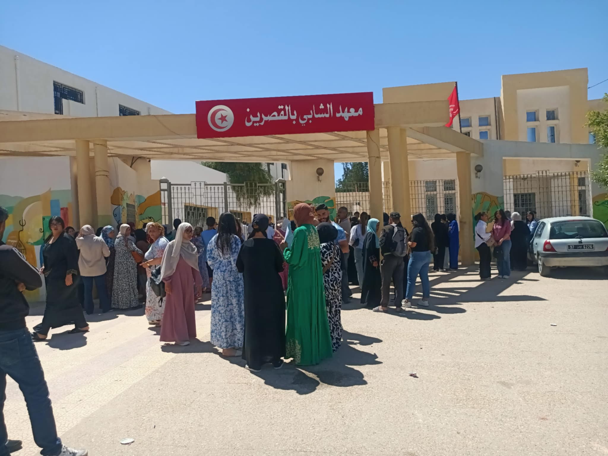 القصرين : التلاميذ يعبرون عن ارتياحهم و تفاؤلهم بعد اجراء امتحان الفلسفة