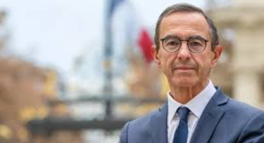 Le ministre français de l’Intérieur condamne l’assassinat raciste d’un Tunisien