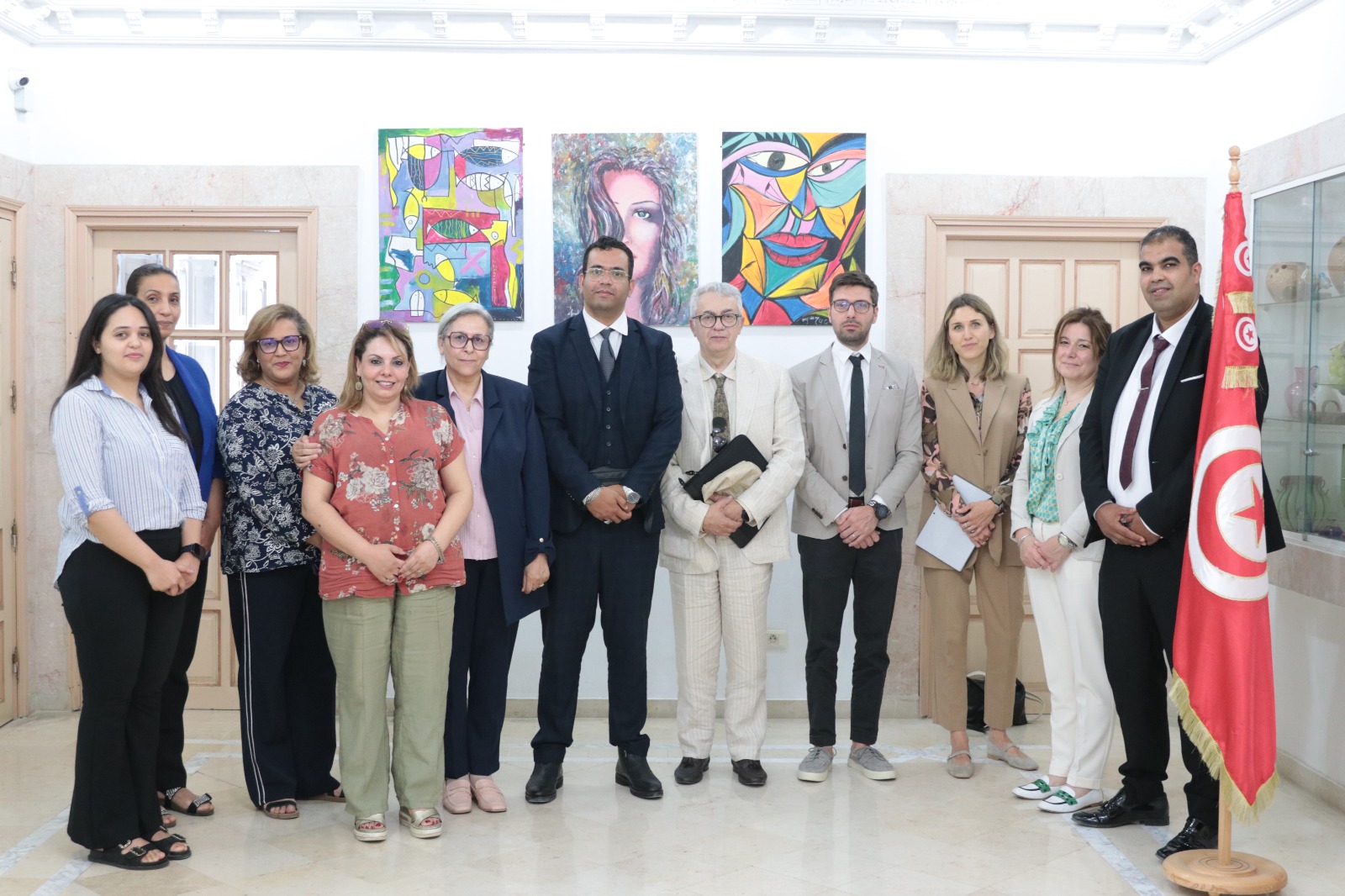 دراسة سبل تنفيذ مشروع لتعزيز المراقبة والوقاية بأنظمة متقدّمة تعتمد الذكاء الاصطناعي في مجال كبار السنّ.