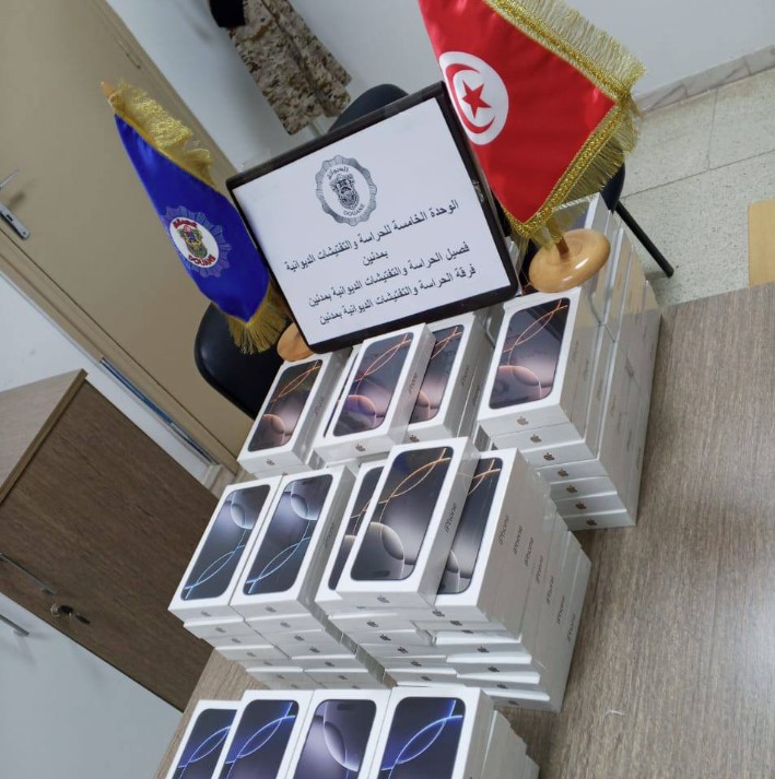 مدنين: الديوانة تحجز هواتف جوالة مهربة بقيمة تناهز 700 ألف دينار
