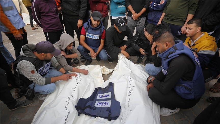 نقابة الصحفيين تدين تواصل استهداف الصحفيين في غزة بعد مقتل 4 منهم وإصابة آخر