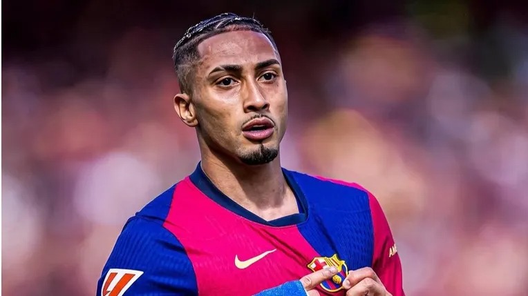 مهاجم برشلونة  البرازيلي رافينيا يفوز بجائزة أفضل لاعب في البطولة الاسبانية     