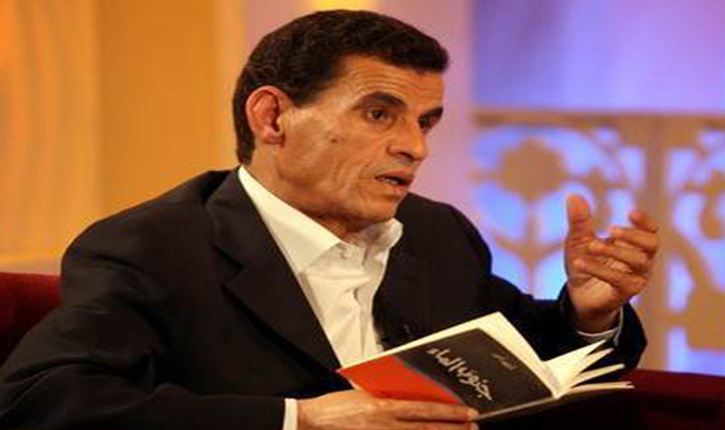 منح جائزة محمود درويش الأولى بعد الوفاة للشاعر الكبير الصغير أولاد أحمد عن مجمل أعماله