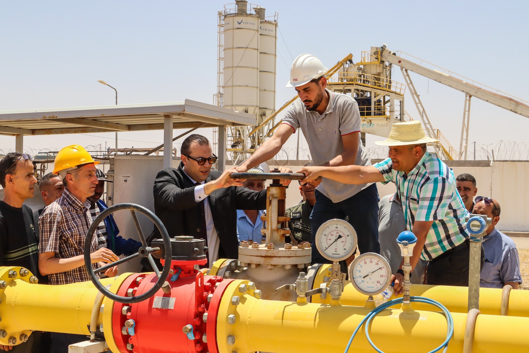 إعطاء إشارة إنطلاق عملية تسريح الغاز الطبيعي بشبكة نقل الغاز بتطاوين