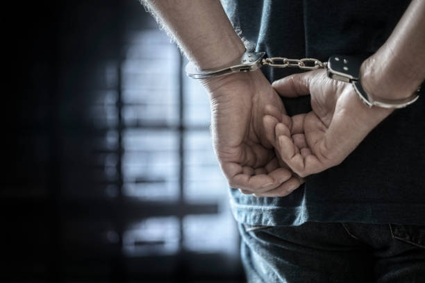 الاحتفاظ ب 6 أشخاص في سوسة من بينهم أستاذة إثر تورطهم في عمليات غش في امتحان الباكالوريا (تصريح)