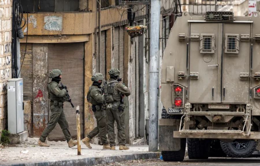 استشهاد 13 شخصا وإصابة 200 من طالبي المساعدات برصاص الاحتلال وسط قطاع غزة