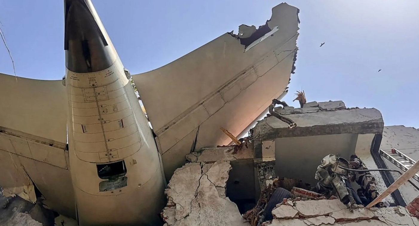 السلطات الهندية تكشف حصيلة جديدة لقتلى الطائرة المنكوبة