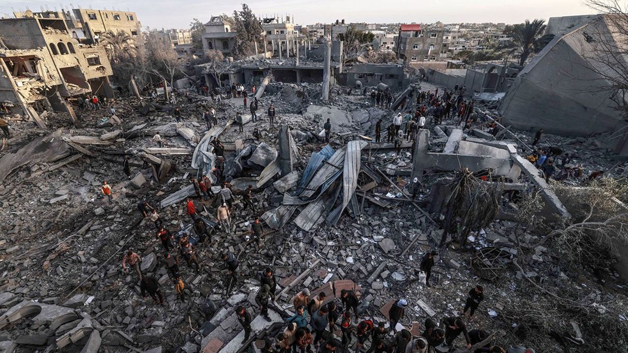 استشهاد 35 فلسطينيا في انحاء متفرقة من قطاع غزة
