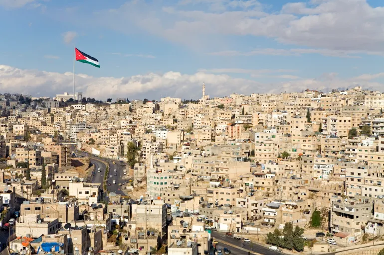صفارات الإنذار تدوي في الأردن