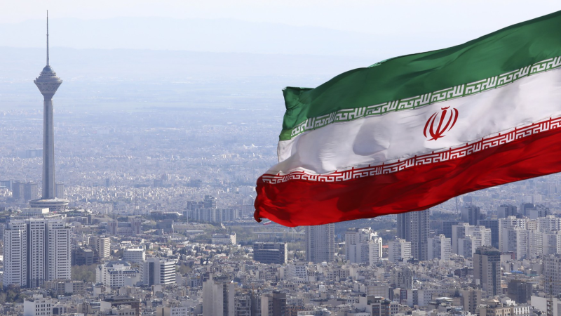 إيران: البرلمان يعد مشروع قانون للانسحاب من معاهدة عدم انتشار الأسلحة النووية