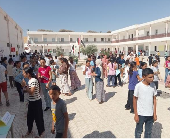 وزير التربية يتابع انطلاق مناظرة الدخول إلى المدارس الإعدادية النموذجية بثلاثة مراكز اختبارات بولاية تطاوين