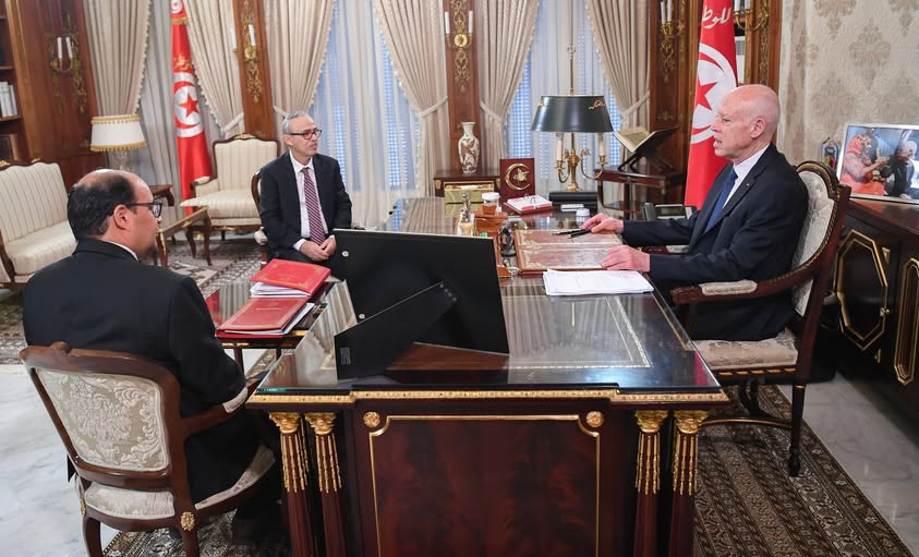 Saied insiste sur l’interdiction de la sous-traitance