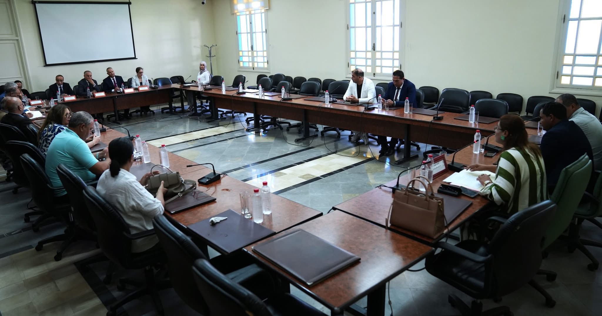 مجموعة التعاون البرلماني مع البلدان الإفريقية تعقد جلسة عمل مع ممثلين عن وزارة الشؤون الخارجية.