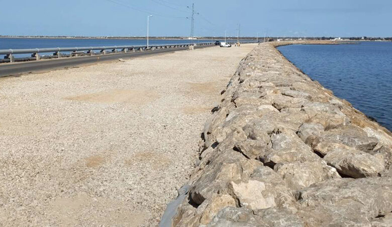 مدنين-جربة: "القنطرة" الرومانية بحلة جديدة تراوح فيها بين جمال موقعها وسلامة المارين عليها