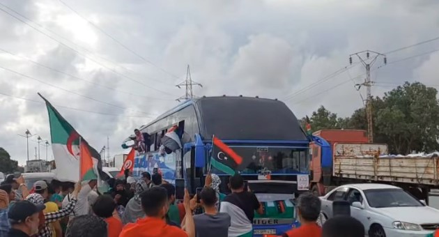قافلة الصمود في  طريقها إلى تونس العاصمة