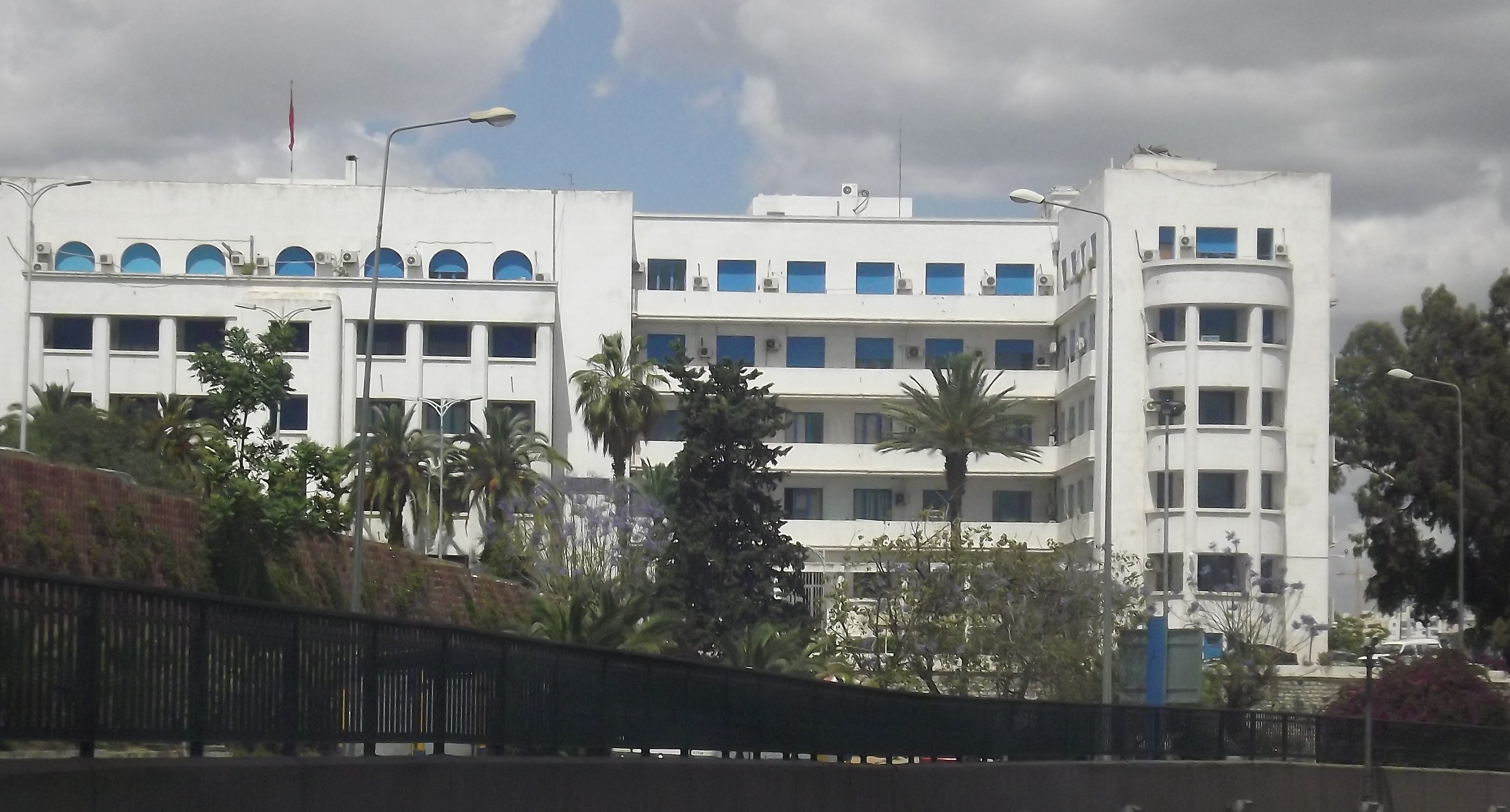 وزارة الصحة تستجيب لأغلب مطالب الأطباء الشبان وتدعو الأطباء المقيمين  إلى اختيار مراكز العمل