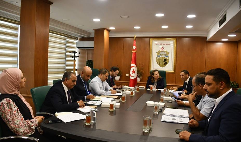 7 مؤسسات ستنتفع بامتياز تكفل الدولة بالفارق بين النسبة الموظفة على قروض وتمويلات الاستثمار.