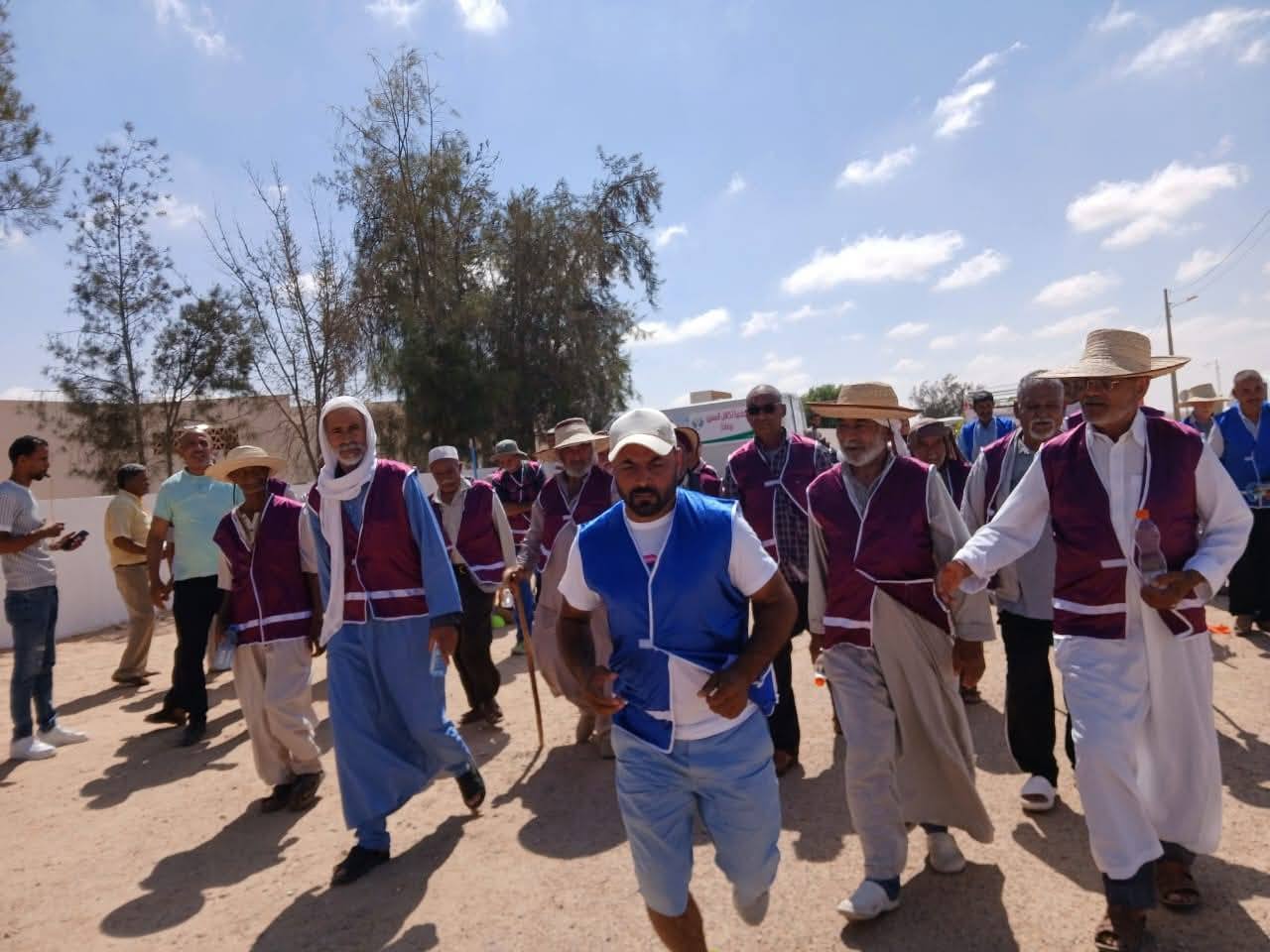 تطاوين _رمادة : بمشاركة ما يقارب  50 مسنّا أعمارهم تتجاوز 60 عاما-الدورة الأولى من ماراطون كبار السن .