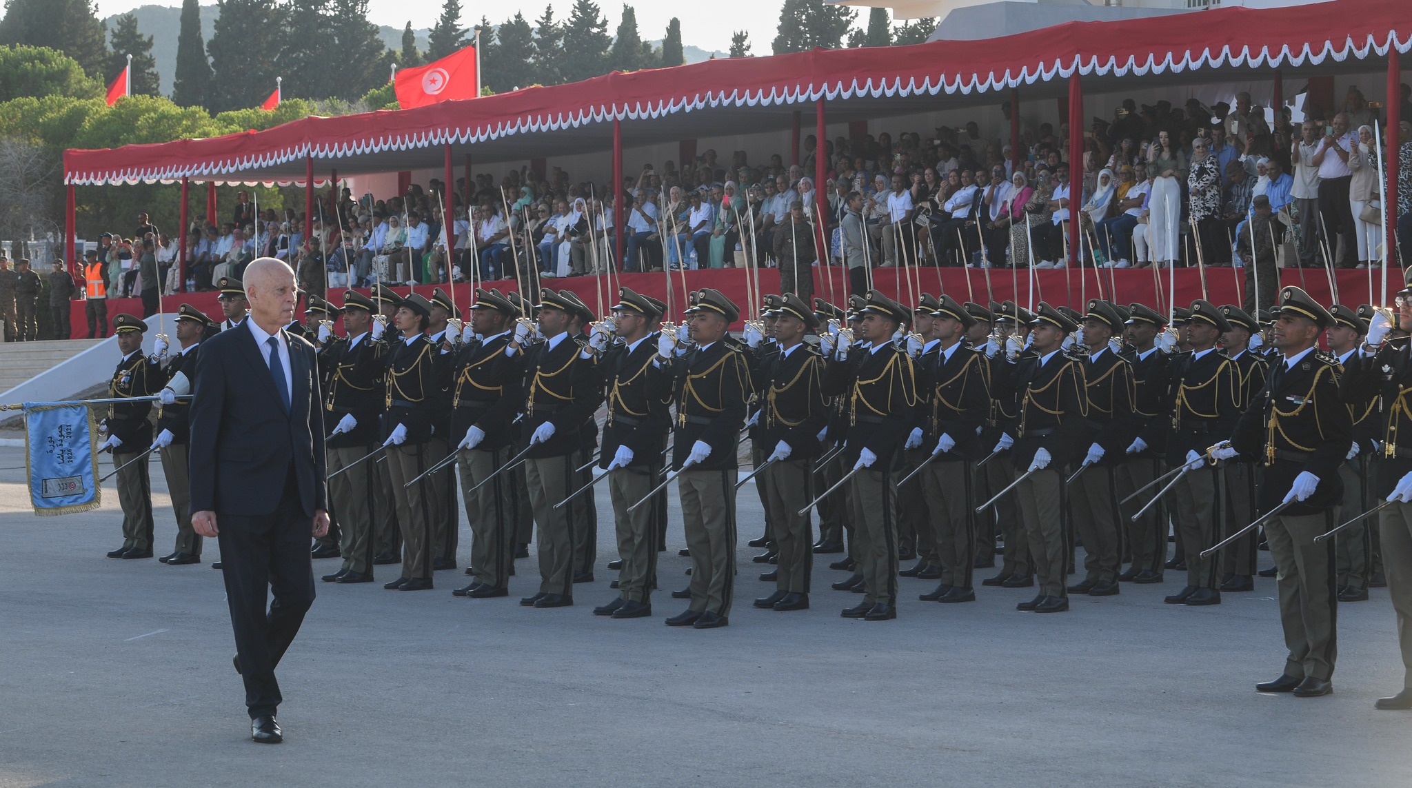 رئيس الجمهورية يشرف على حفل تخرّج الدفعة الخامسة والخمسين للأكاديميات العسكرية الثلاثة بفندق الجديد