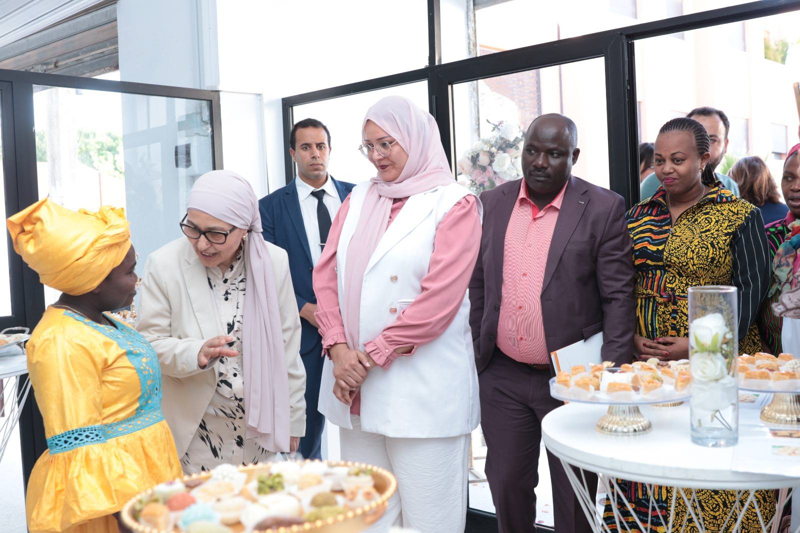 وزيرة التضامن الوطني والشؤون الاجتماعية وحقوق الإنسان والنوع الاجتماعي بجمهوريّة بوروندي تزور مشروعا نسائيا مموّلا في إطار برنامج "رائدات".