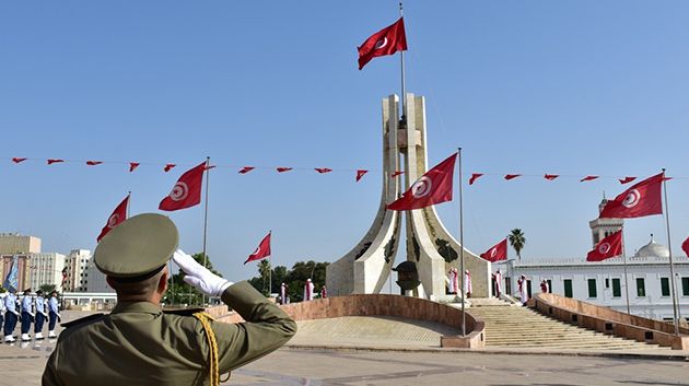 رفع العلم المفدى بساحة القصبة بمناسبة الاحتفال بالذكرى ال69 لانبعاث الجيش الوطني