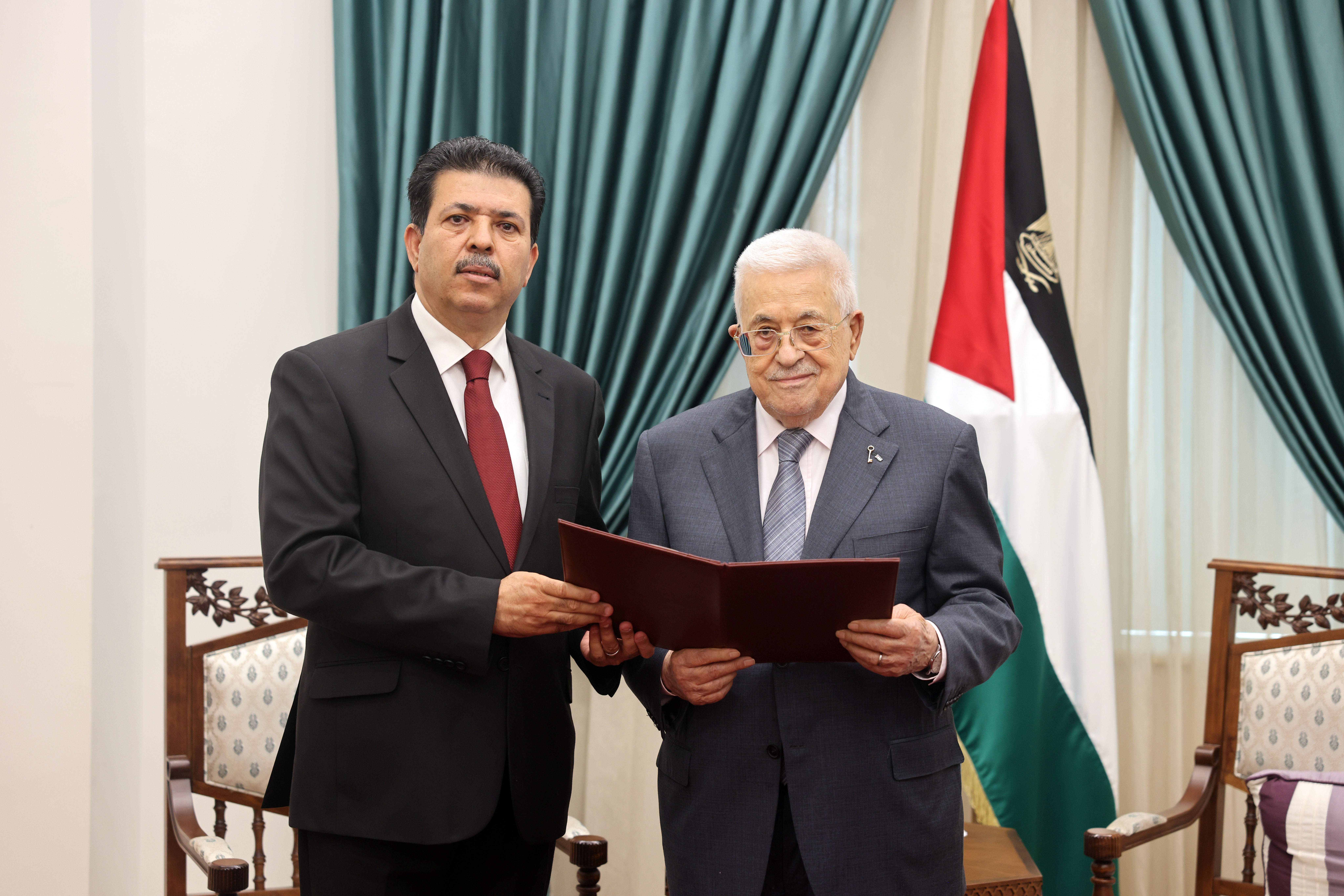 محمود عبّاس يشيد بمواقف تونس قيادة وشعبا الداعمة للشعب الفلسطيني