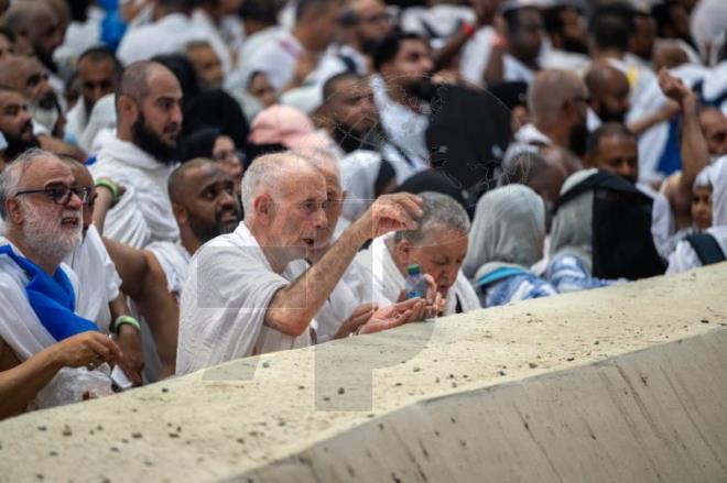 آخر وفد للحجيج التونسيين يُغادر يوم الخميس البقاع المقدسة في اتجاه أرض الوطن